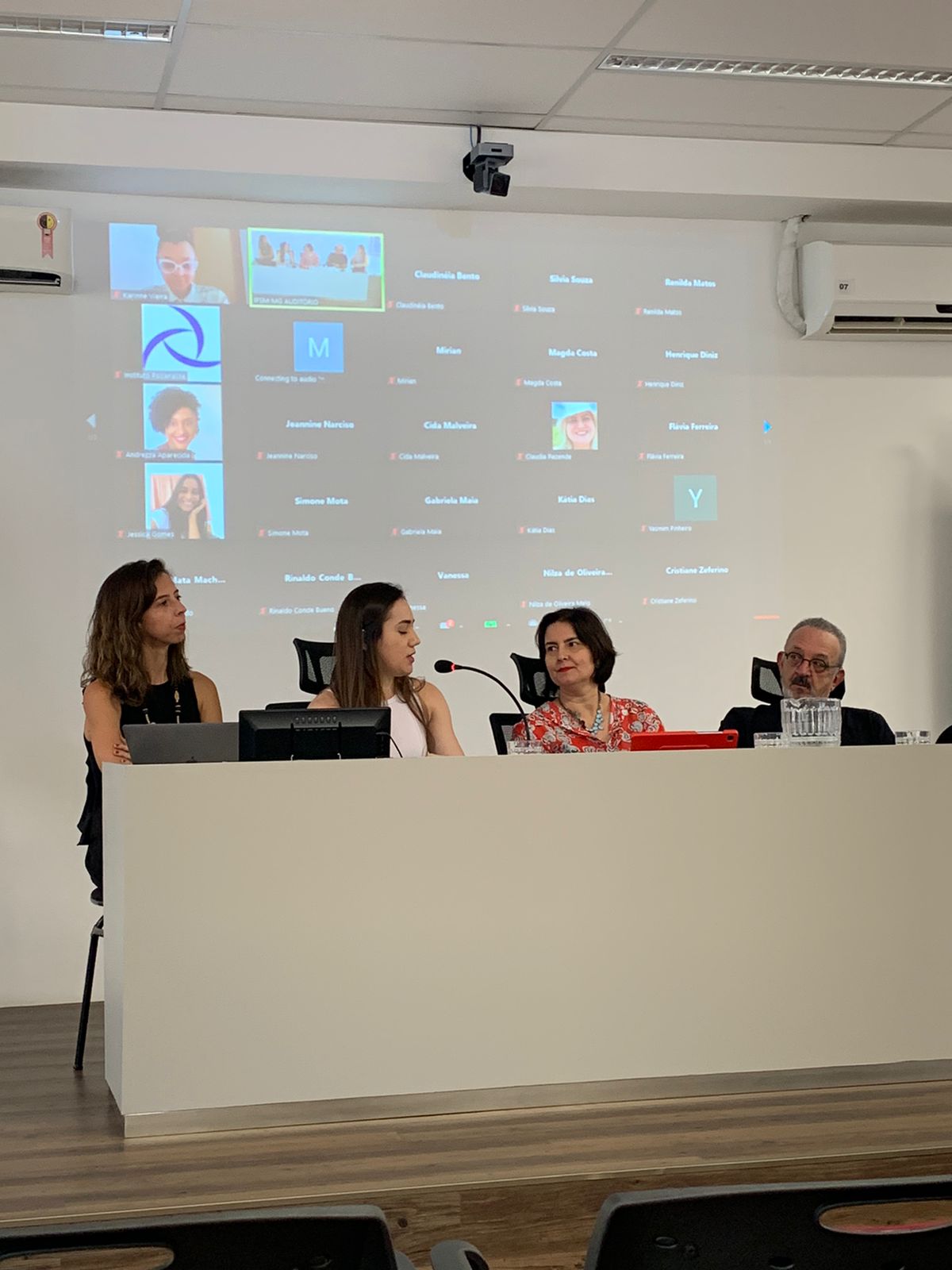 Apresentação de artigo de minha autoria junto ao IPSMG-MG, em 2024.